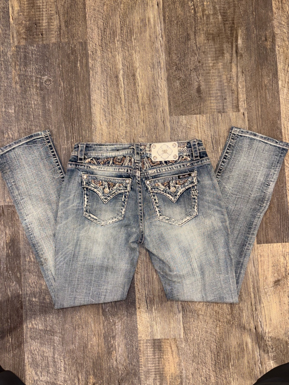 Miss Me Easy Straight Jeans Women’s Size 30 Mid Rise Light Wash Embellished